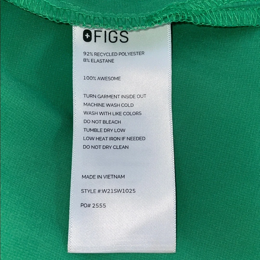 FIGS Catarina One Pocket Scrub Top in Emerald Safety Green sz S - Picture 7 of 7